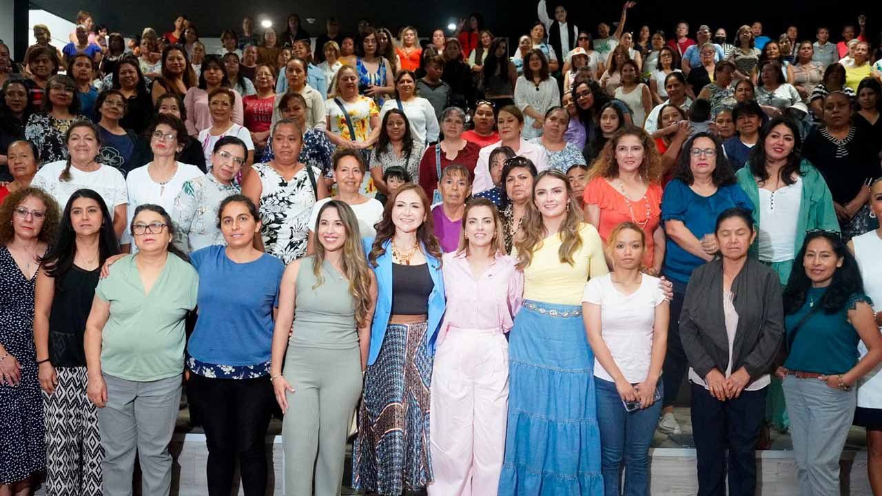 Más de 200 mujeres participan en conversatorio sobre maternidad, salud y liderazgo femenino