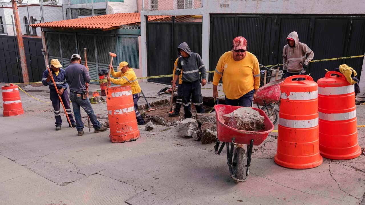 Reparan socavones en Tejeda para evitar riesgos a vecinos