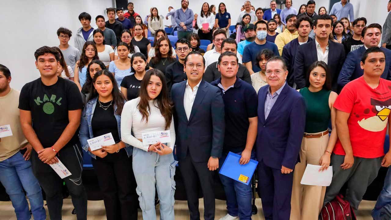Abren convocatoria para Becas A Paso Firme en Corregidora