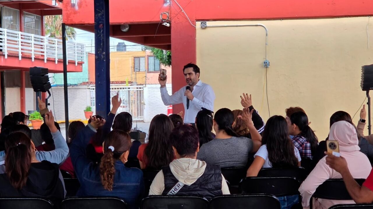 Agustín Dorantes llevó talleres de la Ley Kuri a escuelas