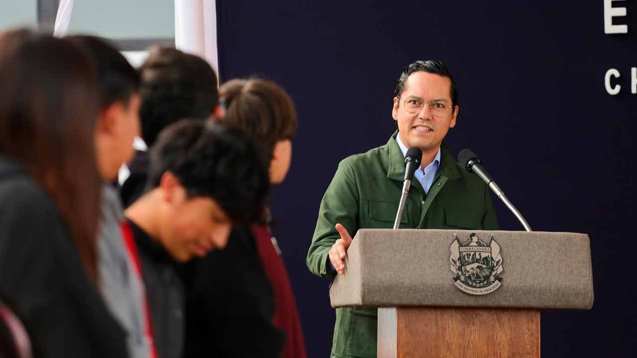 Chepe Guerrero llama a construir paz en Honores a la Bandera