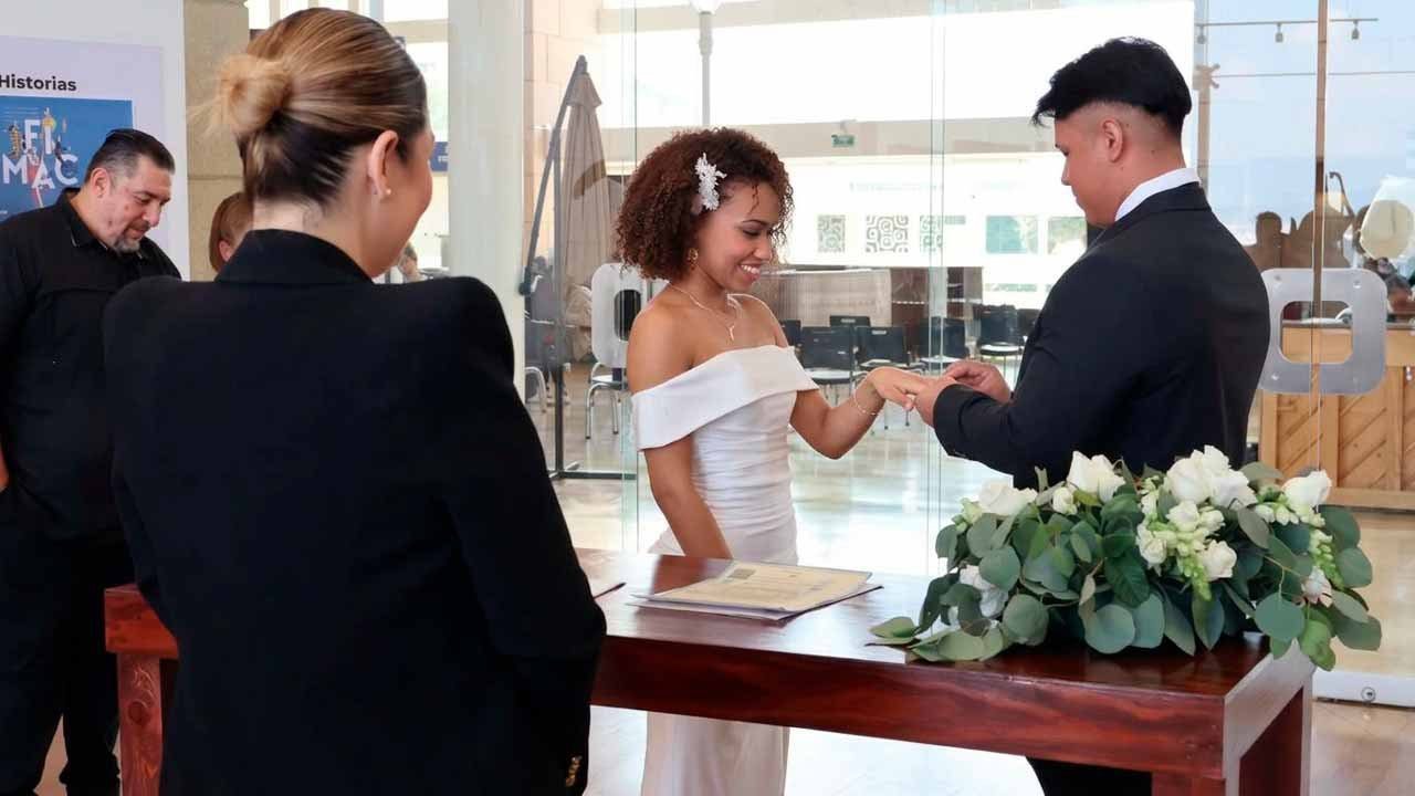Galería del Centro Cívico recibe su primera boda civil